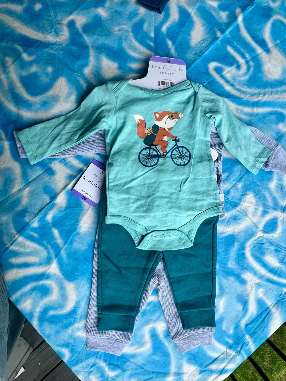 4 pieces Koala Kids Mint & Teal and Gray Fox Two-Piece Sets
